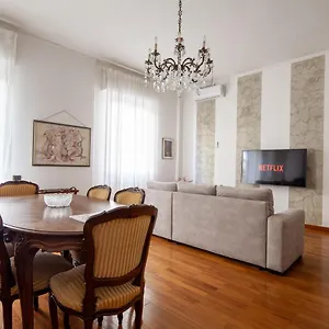 https://la-spezia-holidays-la-spezia.hotelitalianriviera.com